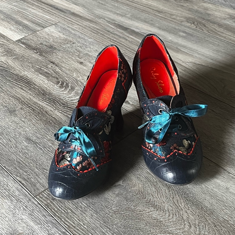 Ruby Shoo size 7